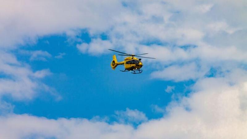 Újraélesztési akció: Egy kétéves kisgyermek baleset következtében a Dunába esett, és mentőhelikopter szállította kórházba.