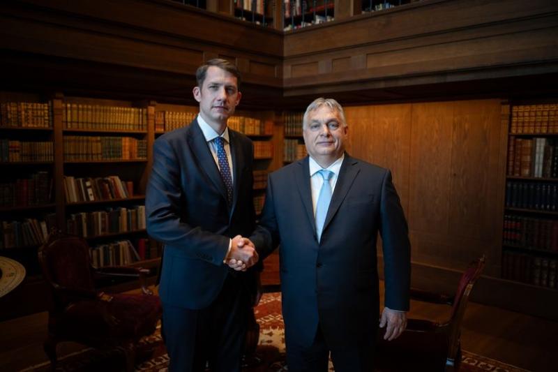 Pásztor reménye abban rejlik, hogy a választások után Orbán Viktor továbbra is Magyarország miniszterelnökeként folytathatja munkáját.