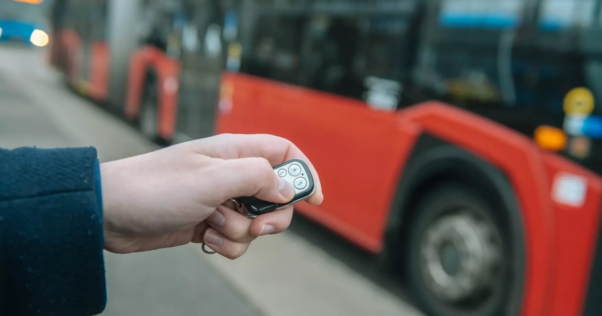 Hamarosan a főváros utcáin beszélő buszok fognak közlekedni.