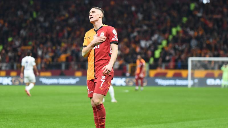 Sallai Roland kifejezte elkötelezettségét a Galatasaray iránt, hangsúlyozva, hogy mindent megtesz a csapat sikeréért, akár a legnagyobb áldozatok árán is. Az M4 Sportnak adott interjújában arról beszélt, hogy számára a foci nem csupán munka, hanem szenved