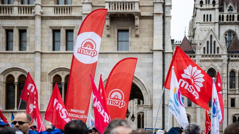 A baloldal új irányt vesz: a Demokratikus Koalíció helyett Szanyi Tibor pártjával fognak együttműködni a jövőben.