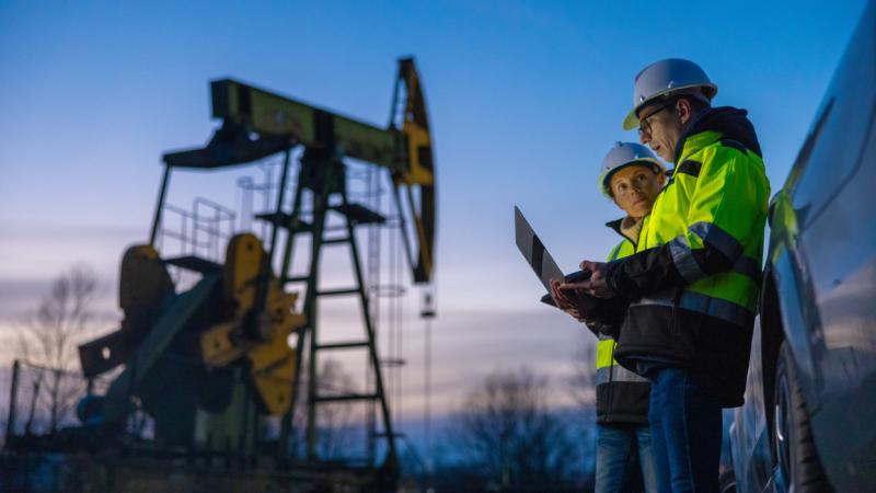 Természetesen, itt van egy egyedi változata a megadott témának:

**Trump és Magyarország energetikai dilemmája: Valóban katasztrofális lenne az orosz energiáról való leválás jövőre?**

A geopolitikai feszültségek közepette Magyarország előtt álló kihíváso