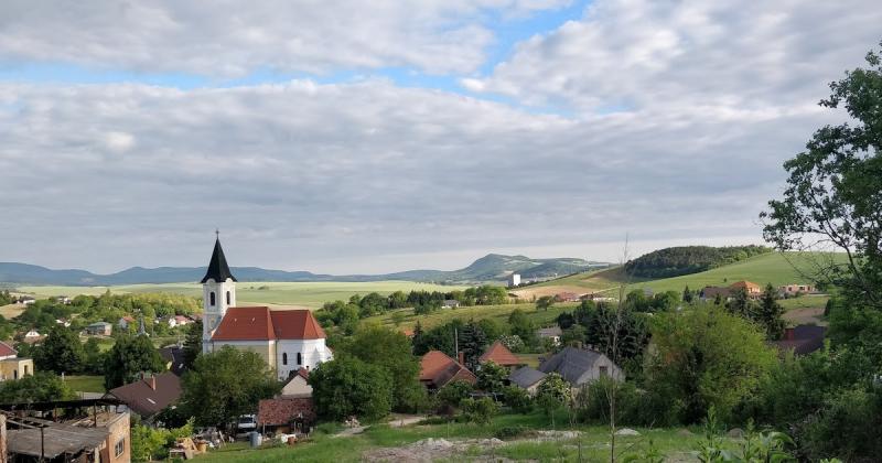 Két új település bevezetett szigorúbb szabályokat a beköltözés tekintetében, és bizonyos városrészeken jelentős korlátozások léptek életbe.